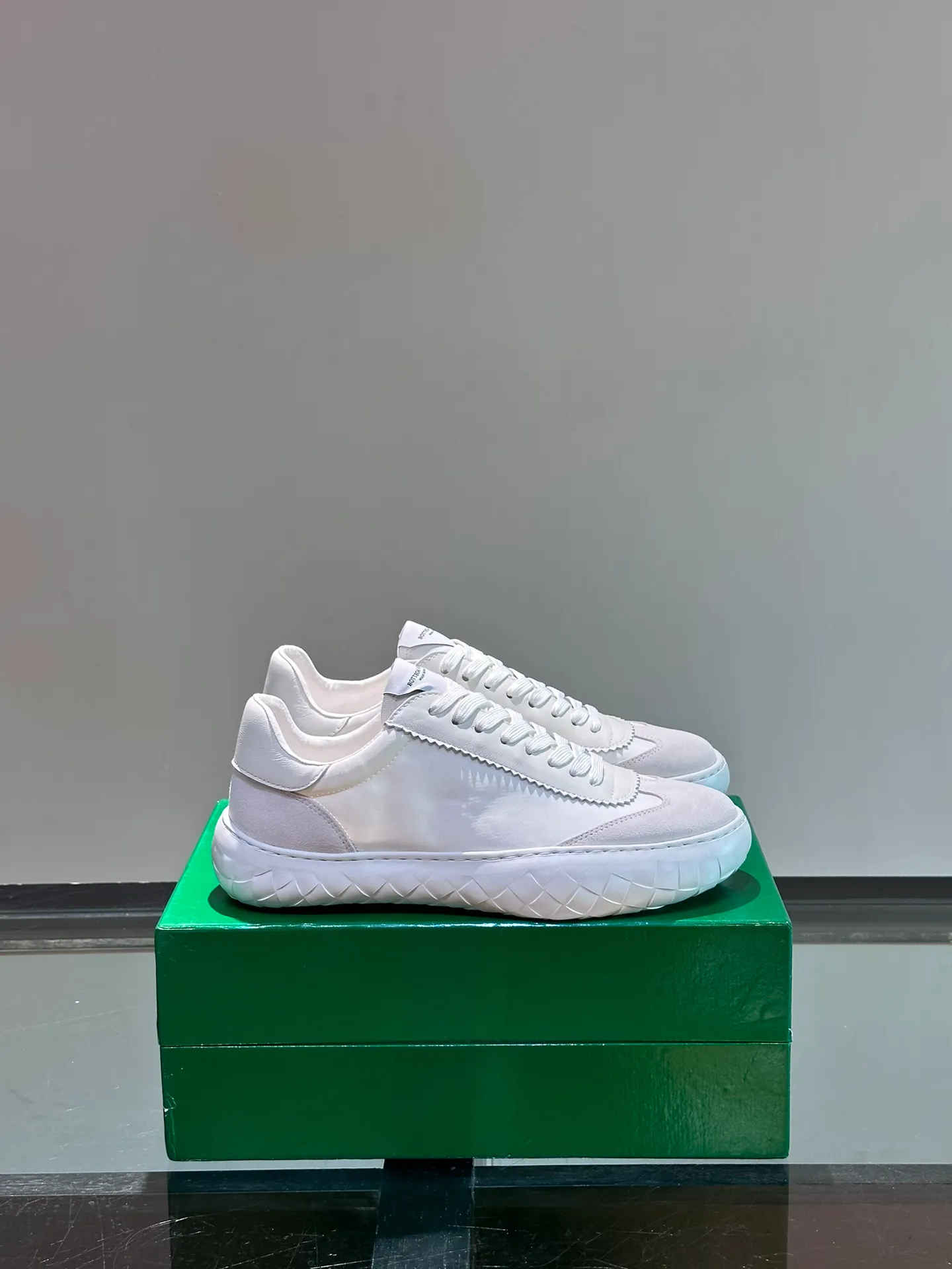Men's Men's Shoes💰460【New】⛺️⛺️BV/Bottega Veneta🆕New men's moral training sneakers, made of Sneaker technology nylon and suede, inspired by retro basketball shoes, a new interpretation of classic sneakers, a light, comfortable and breathable summer must-have item, the soles are made of classic woven texture, super recognizable, nylon suede stitching, full of texture!  Size: 38-44 (45 can be customized